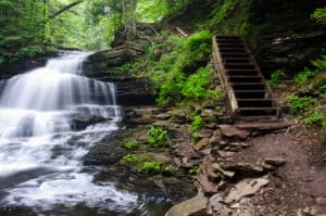 una cascada tranquila
