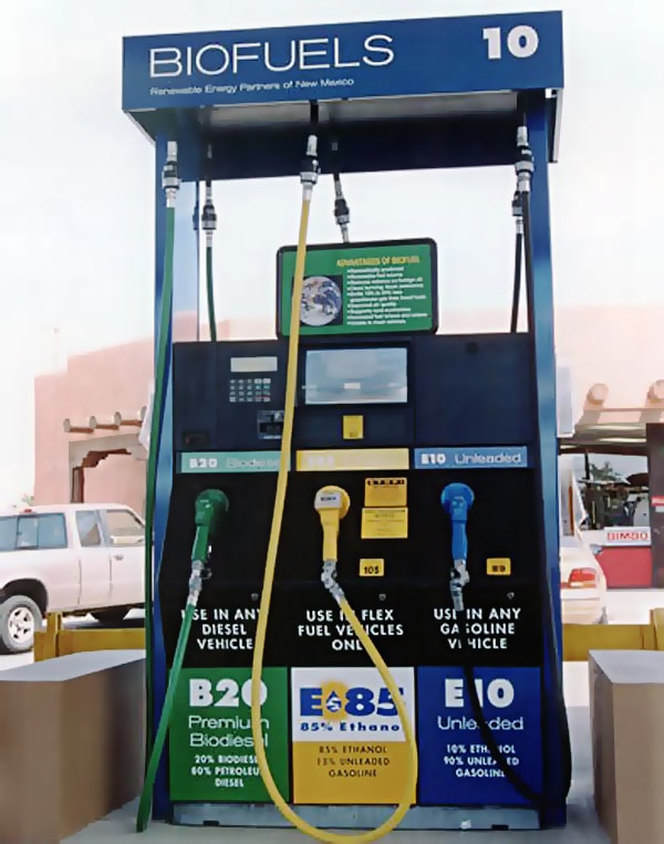 photo of a commercial fuel pump with biofuels
