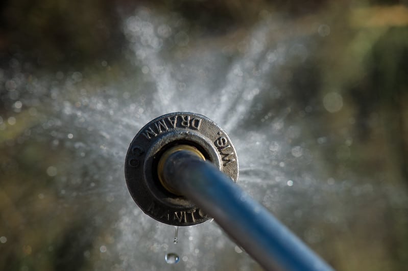 irrigation pipe with spraying water